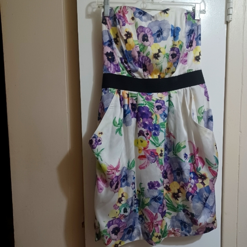 H&M- Strapless Floral Dress with Pockets size 8